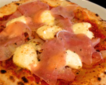 生ハムとマスカルポーネのトマトソース